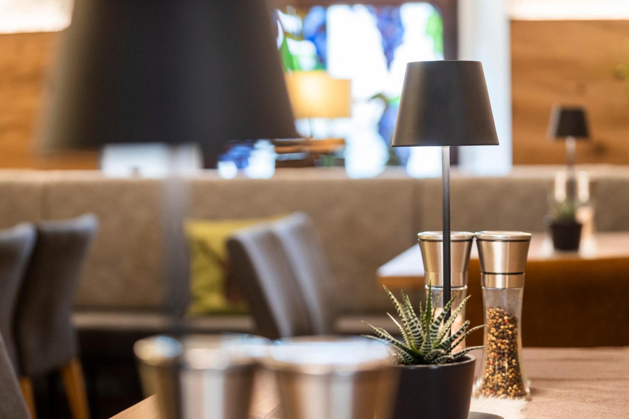 Hotel Zum Ehem. Koenigl. Bayr. Forsthaus Waldsassen Zewnętrze zdjęcie